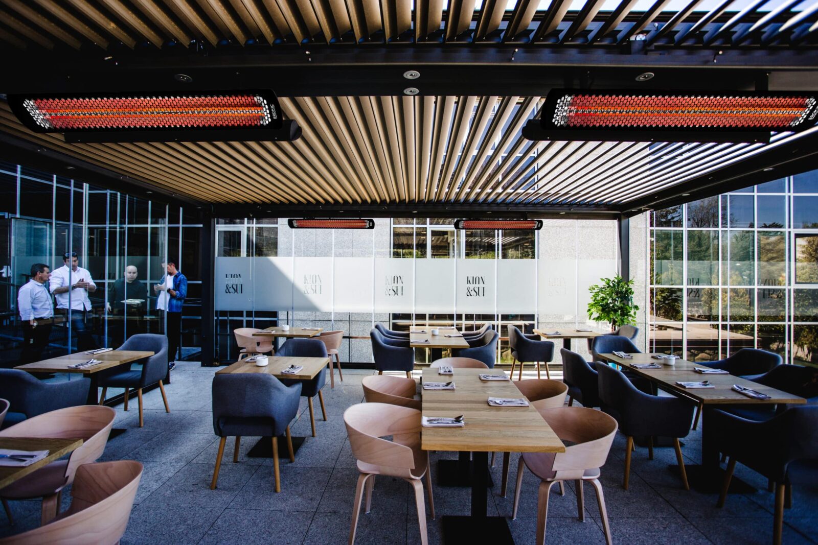 Black Electric Outdoor Heater Restaurant Patio